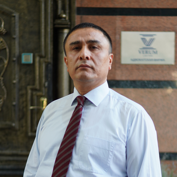 photodune-6076506-happy-businessman-m-1
